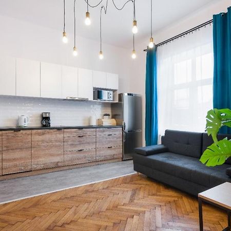 Fancy Apartments With Lift And A/C Краков Экстерьер фото